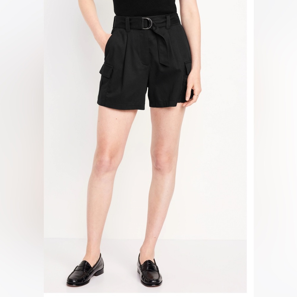 Old Navy Extra High-Waisted Cargo Shorts with Belt, 4.5 inch seam